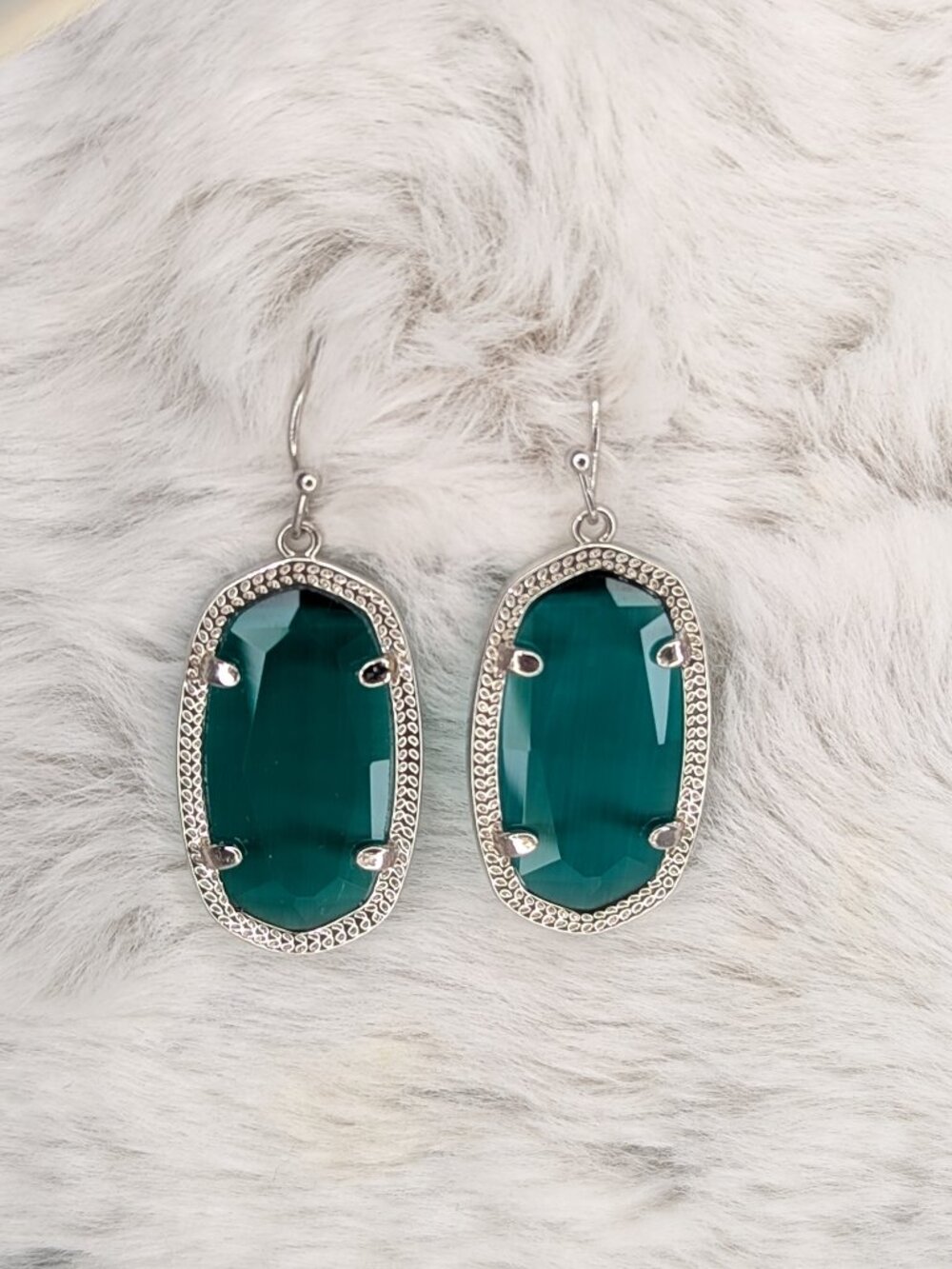 Kendra Scott Dani Earrings with Green Faceted Stone in Silver - Picture 2 of 2